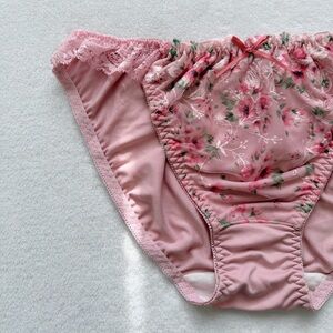 US-XL/JP-4L Japanese Brand Floral Embroidery Ruffle Waist Band Bikini Panties